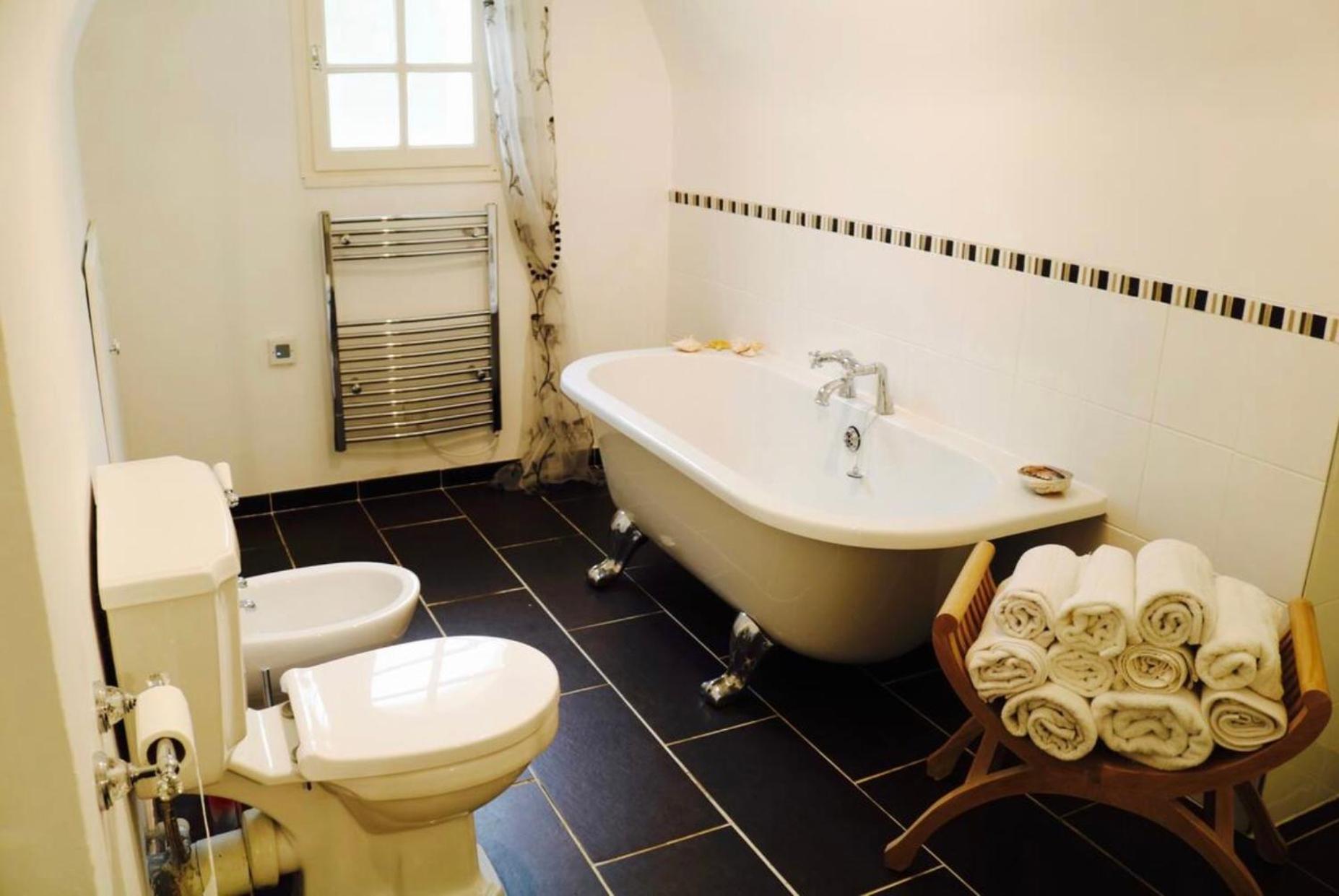 Fontaine Blanche River View, Large Patio & Garden In Central Brittany With Starlink Wifi Treffrin Esterno foto