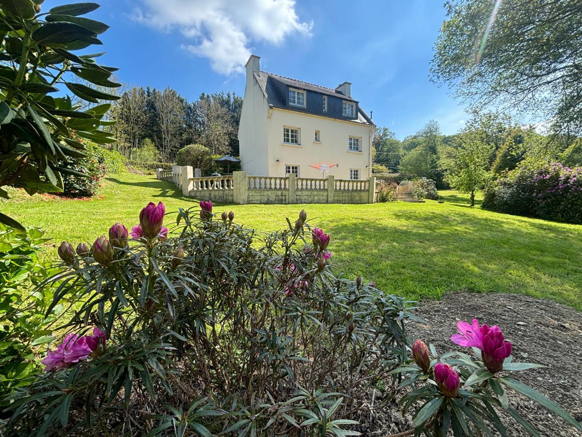 Fontaine Blanche River View, Large Patio & Garden In Central Brittany With Starlink Wifi Treffrin Esterno foto