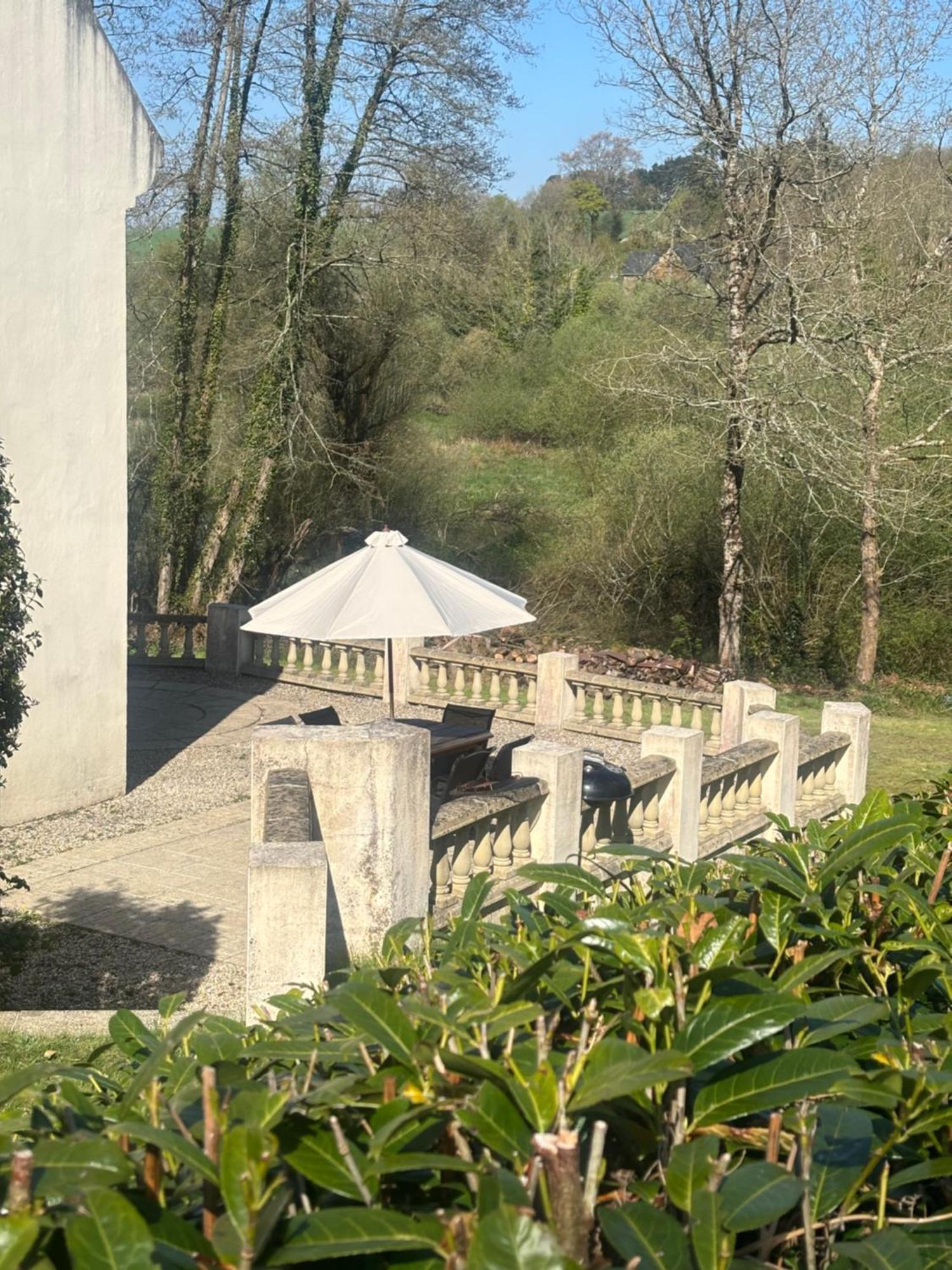 Fontaine Blanche River View, Large Patio & Garden In Central Brittany With Starlink Wifi Treffrin Esterno foto